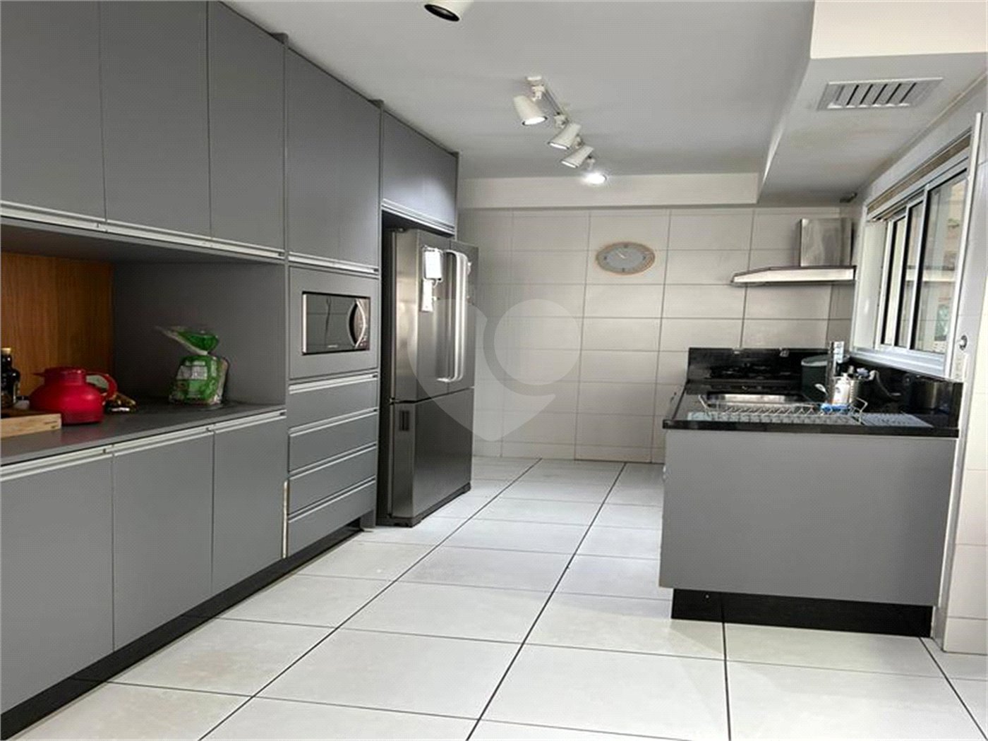 Apartamento à venda com 3 suítes em Jardim Caboré, São Paulo, SP