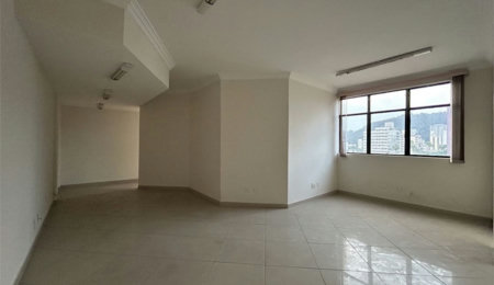 Sala Comercial à Venda no Gonzaga – Avenida Ana Costa – Santos/Sp