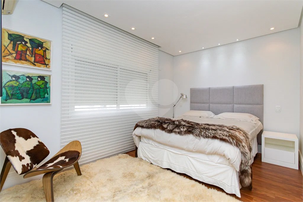 Apartamento à venda com 4 suítes em Vila Nova Conceição, São Paulo, SP