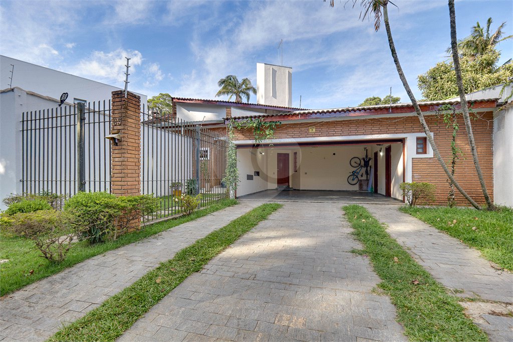 Casa Térrea à venda com 3 quartos, sendo 1 suíte, em Interlagos, São Paulo, SP