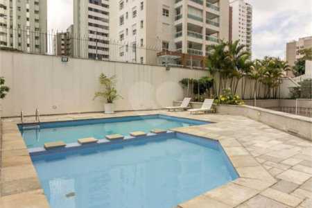 Apartamento à venda com 4 quartos, sendo 2 suítes,  em Aclimação, São Paulo, SP