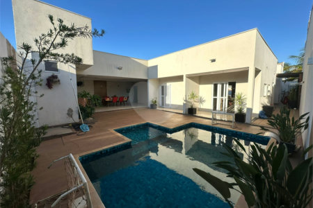 Casa à venda com 3 suítes em Cidade Jardim, Araraquara, SP