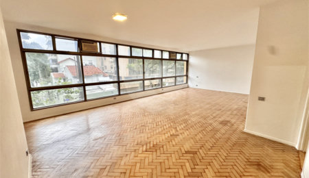 Apartamento à venda com 4 quartos, sendo 1 suíte,  em Lagoa, Rio de Janeiro, RJ