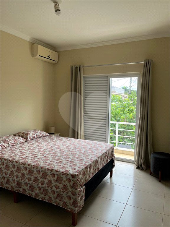 Casa à venda com 3 quartos, sendo 1 suíte, no condomínio Lago da Serra, Araçoiaba da Serra - SP