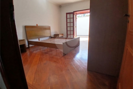 Casa à venda com 5 quartos, sendo 3 suítes, em Vila Santista, Atibaia, SP