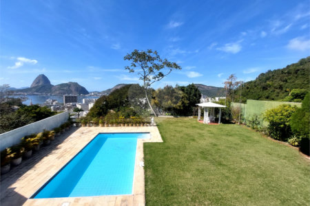 Casa à venda com 3 quartos, sendo 1 suíte, em Botafogo, Rio de Janeiro, RJ