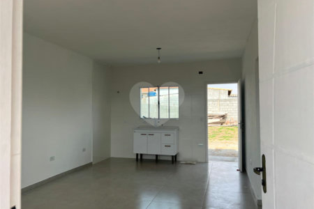 Casa à venda com 2 quartos, sendo 1 suíte, em Vila Vilma (mailasqui), São Roque, SP