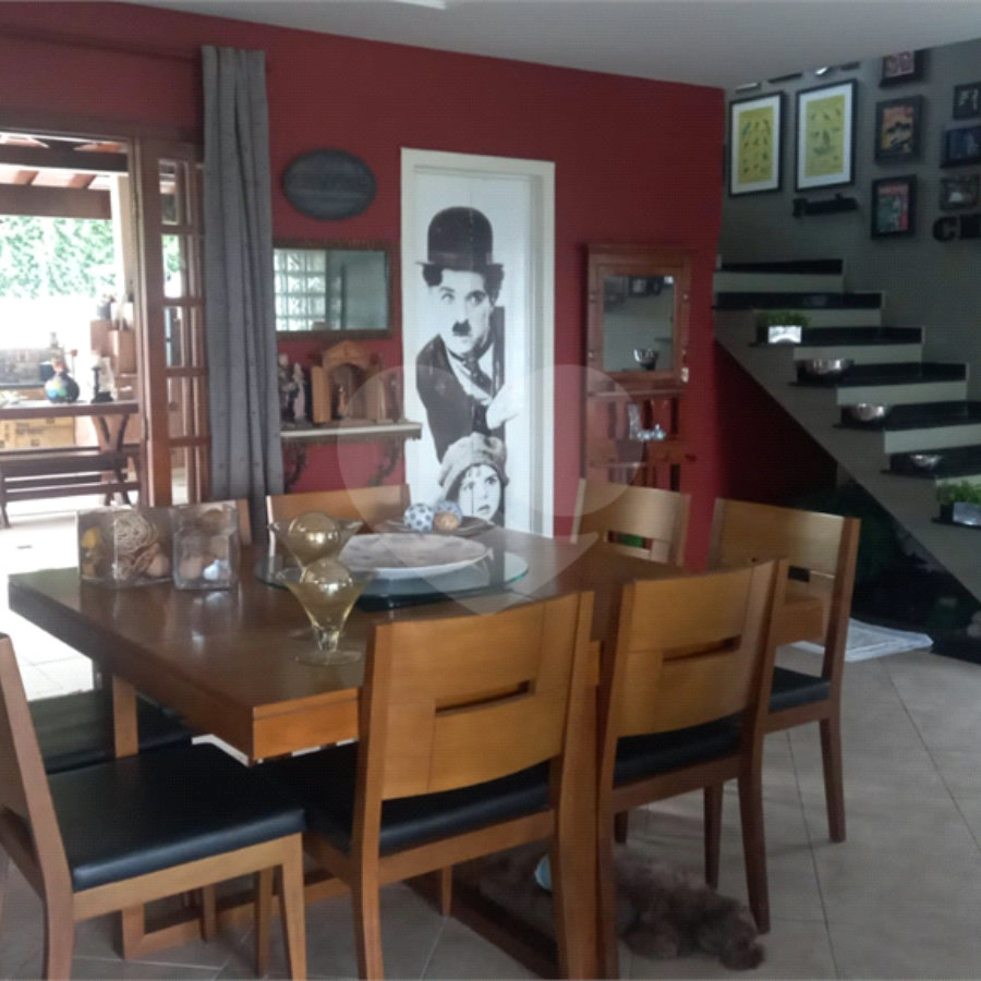 Casa à venda com 3 quartos, sendo 2 suítes, em Jardim Imperial Hills III, Arujá, SP