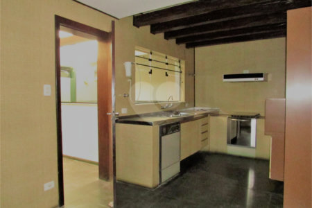 Casa à venda com 3 quartos, sendo 1 suíte, em Santo Amaro, São Paulo, SP