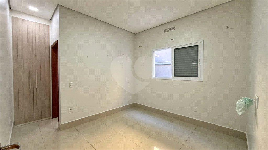 Casa à venda ou para alugar com 4 quartos, sendo 1 suíte, no condomínio Jardim Residencial Dona Lucilla, Indaiatuba - SP