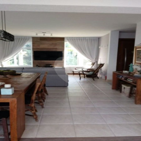 Casa à venda com 3 quartos, sendo 1 suíte, no condomínio Bosque de Grevilea, Vinhedo - SP