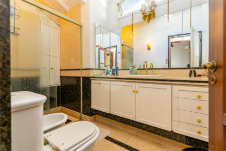 Casa à venda com 3 quartos, sendo 2 suítes,  em Alto da Boa Vista, São Paulo, SP