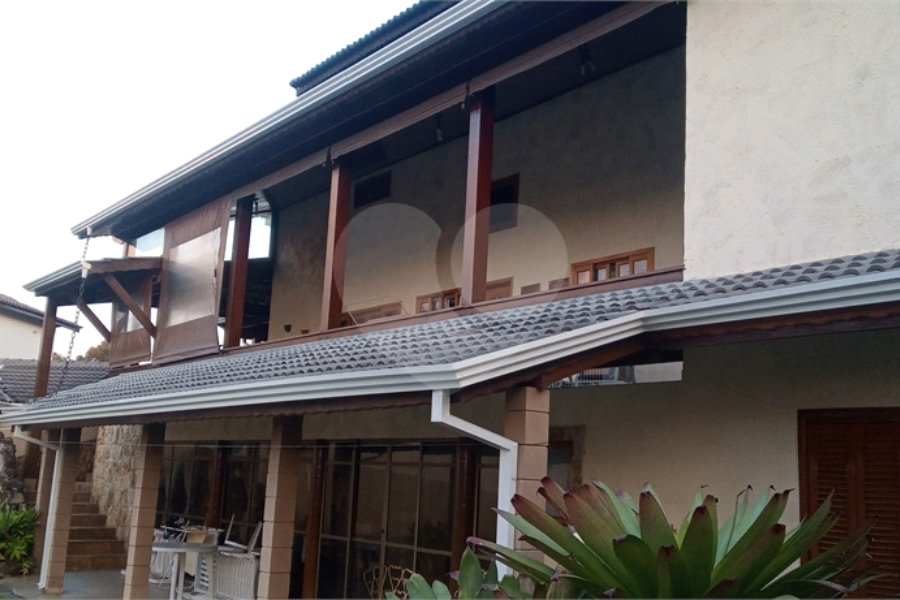 Casa à venda com 5 quartos, sendo 2 suítes, em Serra da Cantareira, Mairiporã, SP