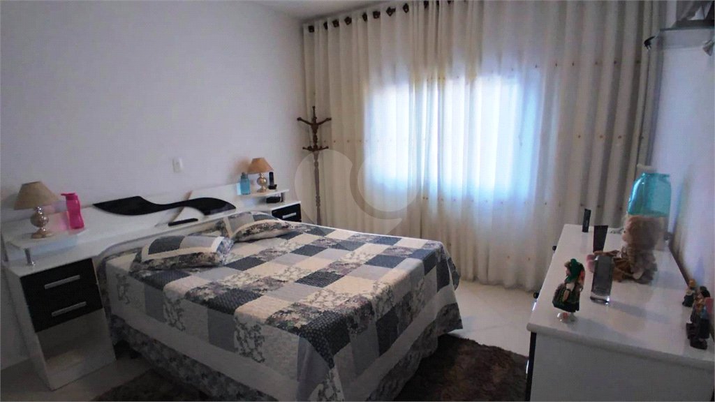 Sobrado à venda com 5 quartos, sendo 1 suíte, em Vila Maria Alta, São Paulo, SP