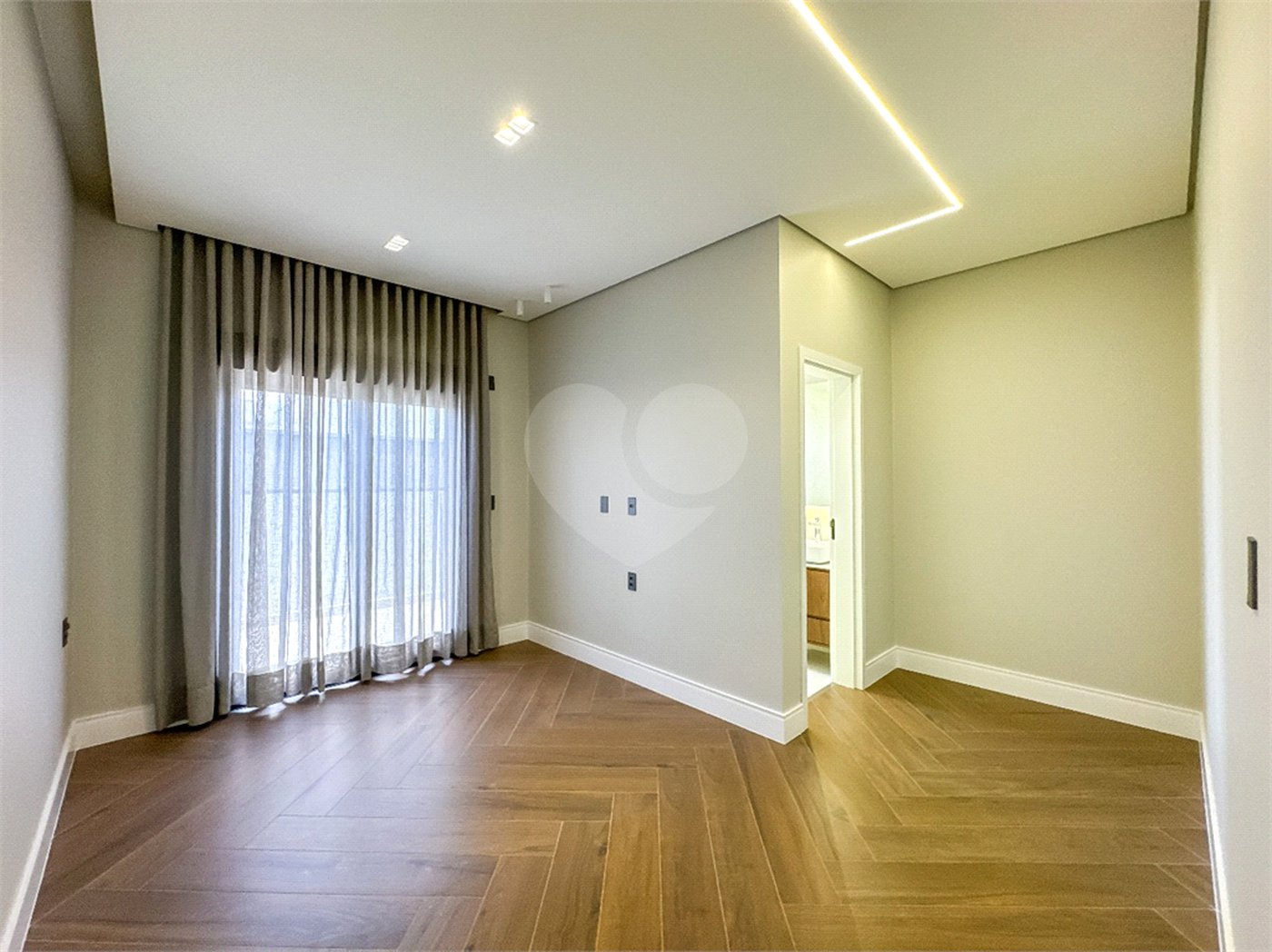 Casa à venda com 3 suítes no condomínio Villa dos Pinheiros, Indaiatuba - SP