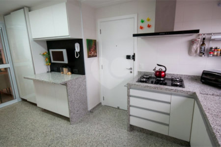 Apartamento à venda com 4 quartos, sendo 3 suítes, em Vila Romana, São Paulo, SP