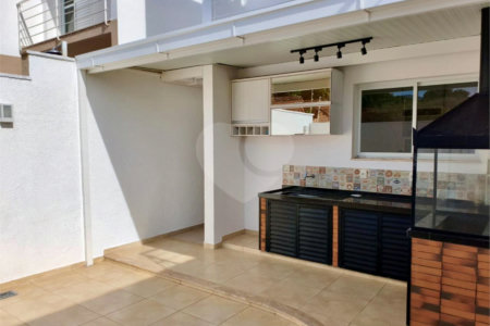 Casa à venda com 3 quartos, sendo 1 suíte, no condomínio Residencial Rio Preto Village, Atibaia - SP