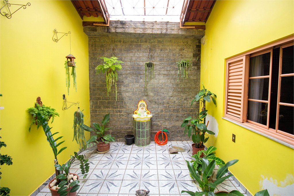 Sobrado à venda com 5 quartos, sendo 1 suíte,  em Jardim Villaça, São Roque, SP
