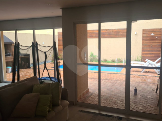 Casa à venda com 3 suítes no condomínio Residencial Courtyard Village, São Paulo - SP