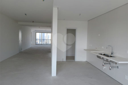 Apartamento à venda com 4 suítes em Real Parque, São Paulo, SP