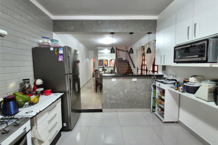 Sobrado à venda com 3 quartos, sendo 1 suíte, em Jardim Sarah, São Paulo, SP