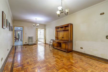 Casa à venda com 3 quartos, sendo 1 suíte, em Vila Clementino, São Paulo, SP