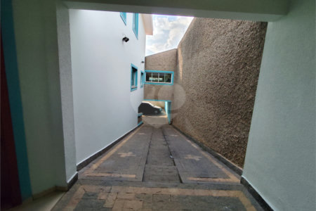 Sobrado à venda com 3 quartos, sendo 2 suítes, em Vila Romão, Salto, SP