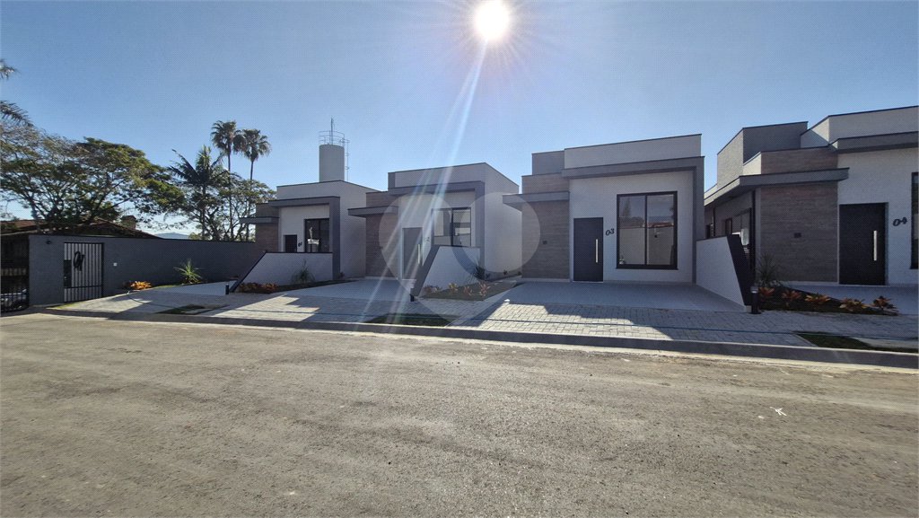 Casa de Vila à venda com 3 quartos, sendo 1 suíte, em Caetetuba, Atibaia, SP