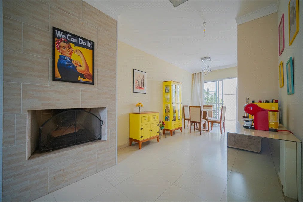 Casa à venda com 3 quartos, sendo 1 suíte,  no condomínio Queluz Vita - Casas, Cotia - SP