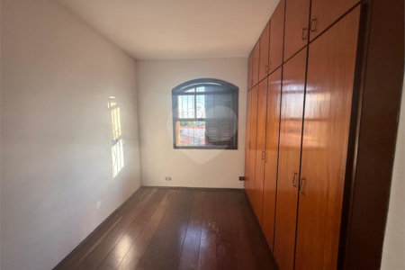 Sobrado à venda com 3 quartos, sendo 1 suíte,  em Vila Santo Antônio, São Paulo, SP