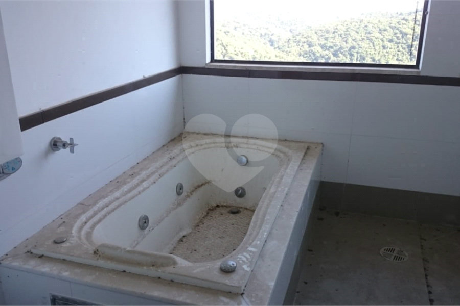 Casa à venda com 5 suítes no condomínio Alpes da Cantareira, Mairiporã - SP