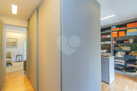 Apartamento à venda com 3 quartos, sendo 2 suítes, em Vila Nova Conceição, São Paulo, SP