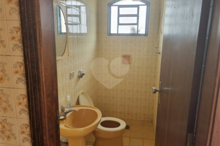 Casa comercial para locação no Centro