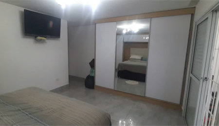 Sobrado à venda com 3 quartos, sendo 1 suíte,  em Jardim Sarah, São Paulo, SP