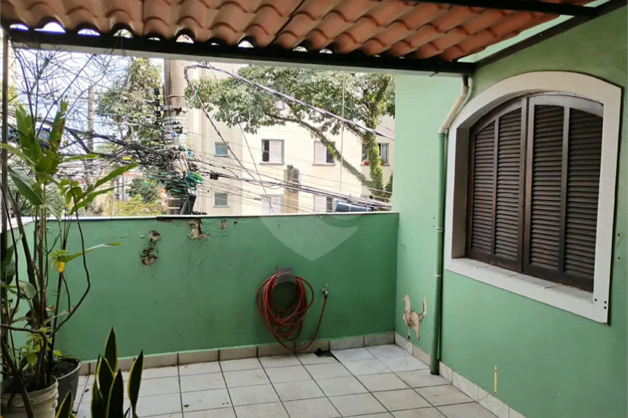 Vende-se sobrado de 3 andares na Vila Santa Catarina