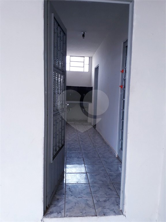 Casa térrea + Sala Comercial na Vila Prado.