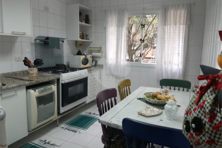 Casa à venda com 4 suítes no condomínio Saint James Special Houses, São Paulo - SP