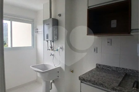 Apartamento de 2 quartos com planejados, sacada e lazer completo| Condomínio| São Roque