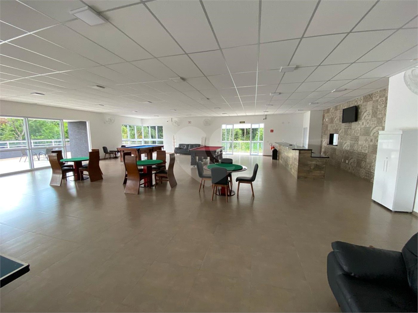 Casa à venda com 4 quartos, sendo 3 suítes,  no condomínio Jardim das Palmeiras, Bragança Paulista - SP