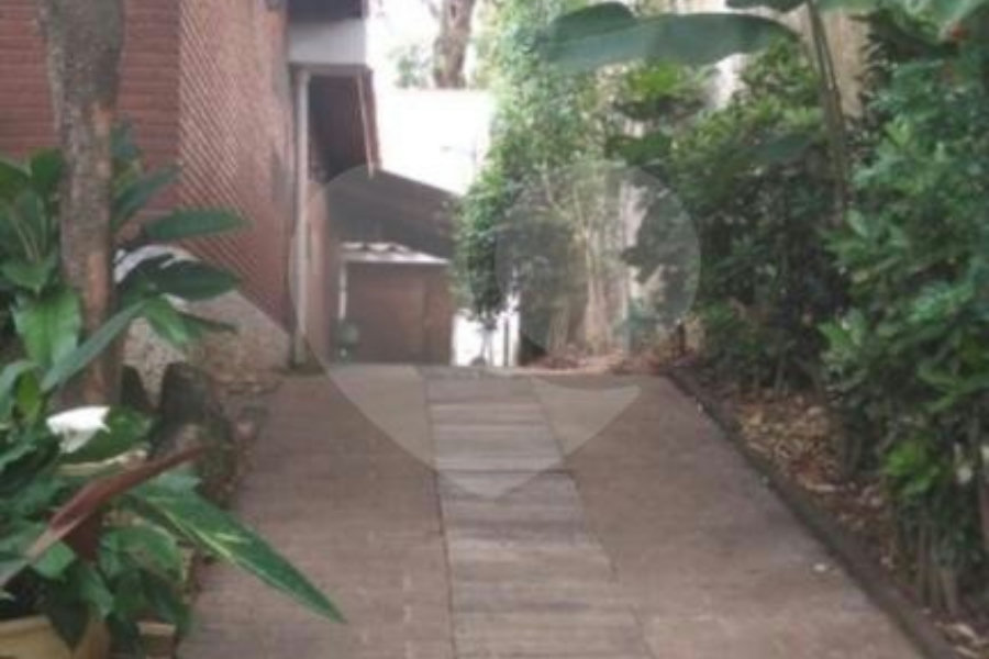 Casa Térrea à venda com 4 suítes em Jardim Floresta, São Paulo, SP