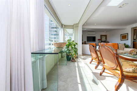 Apartamento à venda com 4 quartos, sendo 3 suítes,  em Real Parque, São Paulo, SP