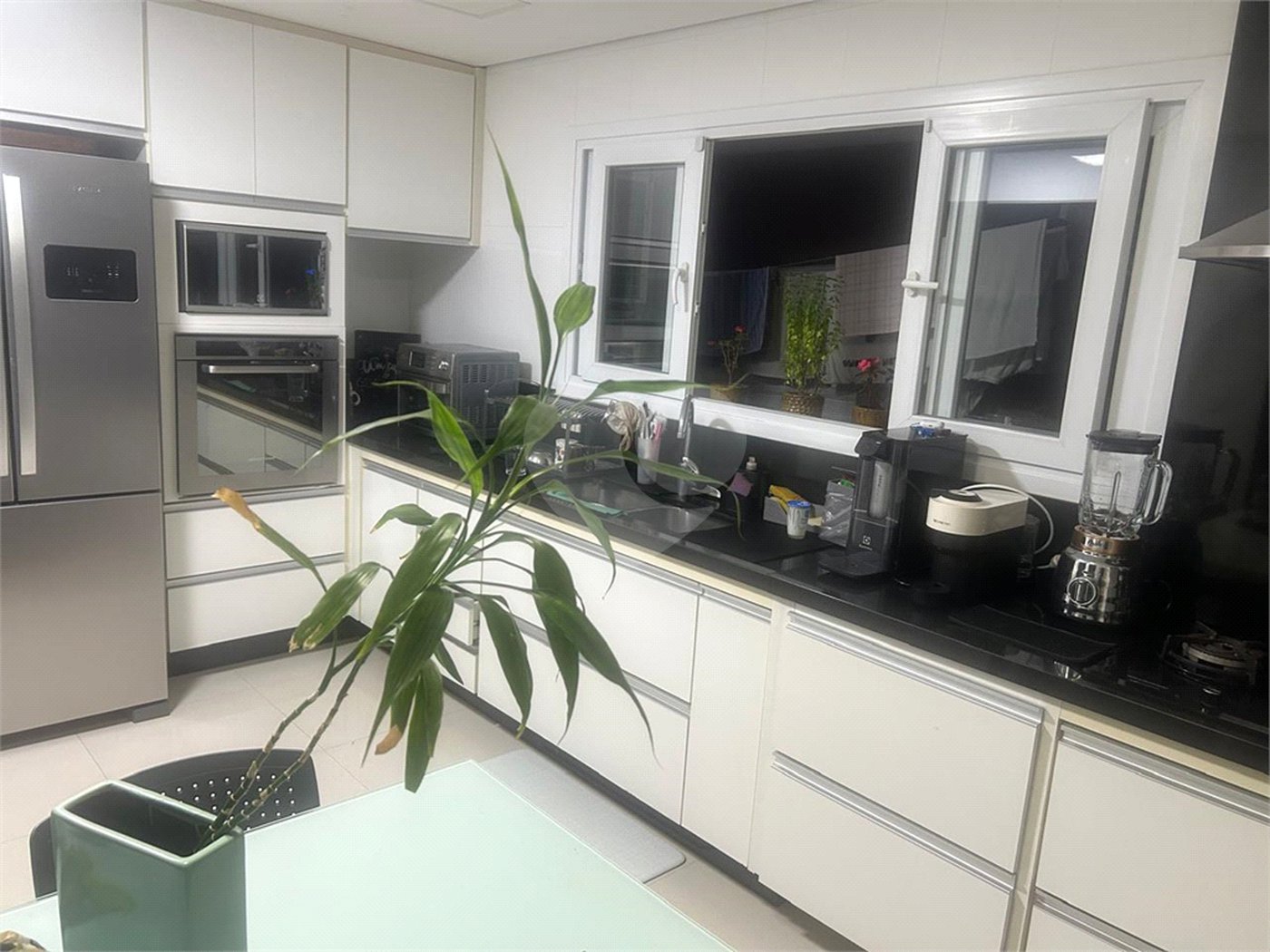 Casa à venda com 4 quartos, sendo 3 suítes,  no condomínio Itatinga 1, São Paulo - SP
