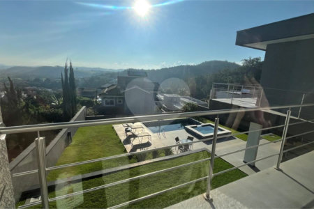 Casa à venda com 4 suítes no condomínio Porto Atibaia, Atibaia - SP