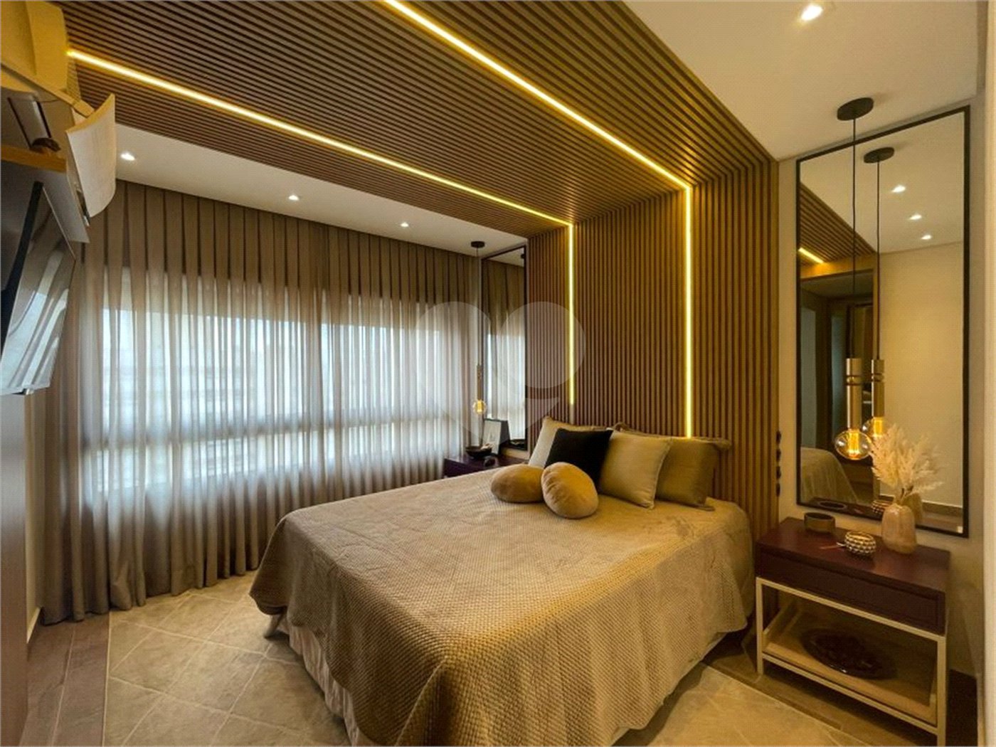 Apartamento à venda com 3 quartos, sendo 1 suíte,  em Vila Mariana, São Paulo, SP