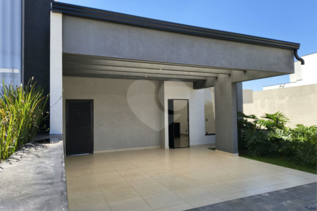 Casa à venda ou para alugar com 3 quartos, sendo 1 suíte, no condomínio Condomíno Helena Maria, Sorocaba - SP