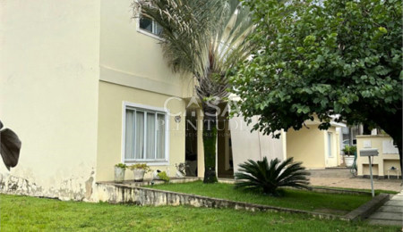 Casa em condomínio à venda com 3 quartos, sendo 1 suíte,  no Centro, Araçoiaba da Serra, SP