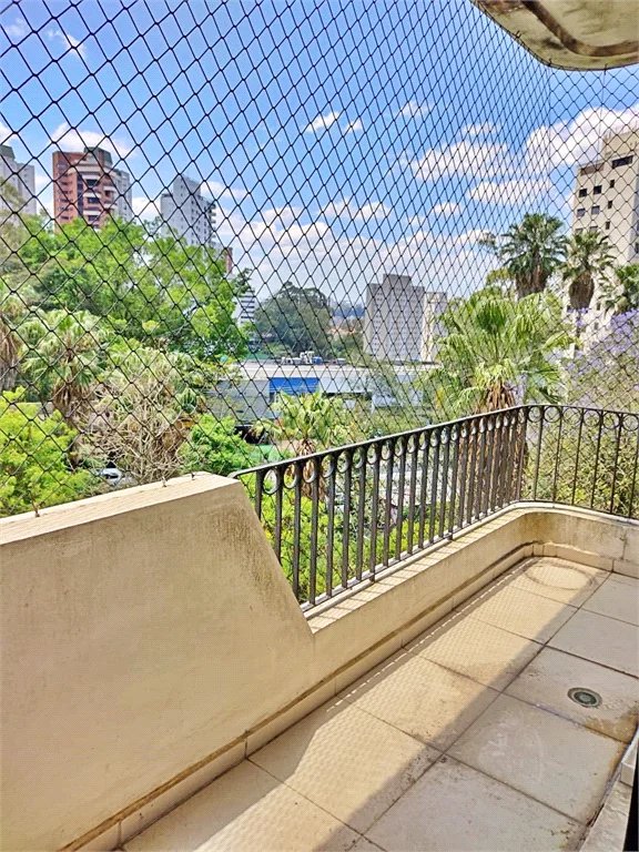 Apartamento à venda com 4 quartos, sendo 3 suítes, em Vila Andrade, São Paulo, SP