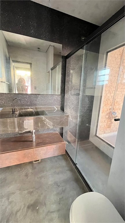 Sobrado à venda ou para alugar com 6 quartos, sendo 1 suíte, em Vila Mariana, São Paulo, SP