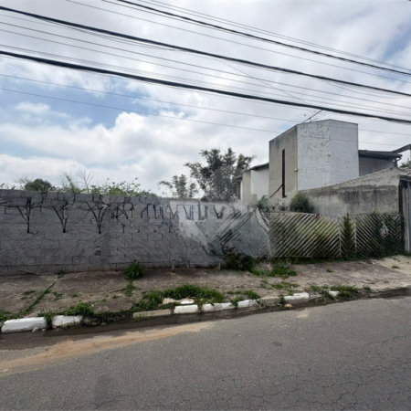 Terreno à venda em Jardim Quaresmeira, Suzano, SP