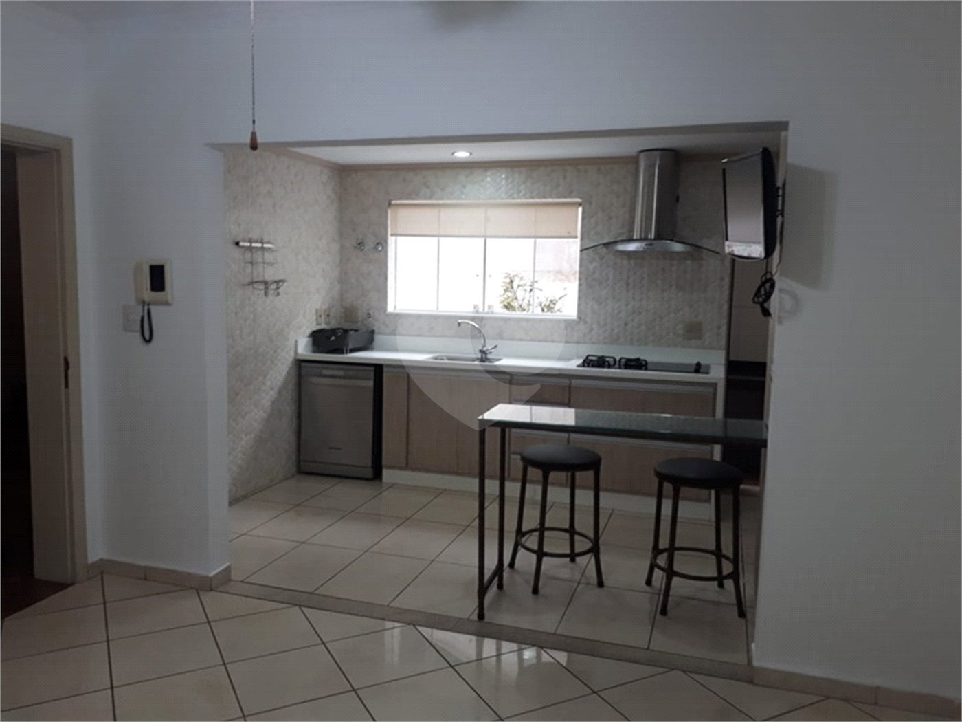 Sobrado à venda com 5 quartos, sendo 3 suítes, em Tremembé, São Paulo, SP